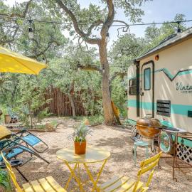 6 Mi to Wimberley Square: 'Happy Days Cruiser'