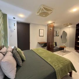 AC - Studio Apartment Bahria Town, hotel in Karachi