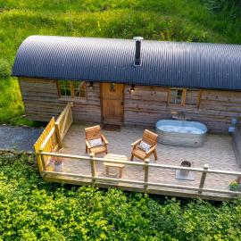 Kingfisher - Dog Friendly Luxury Glamping in North Devon, hotel in Buckland Brewer