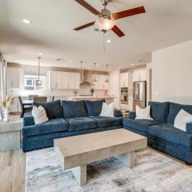 Patio & Outdoor Kitchen: Manteca Family Home, hotel en Manteca
