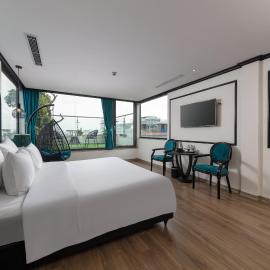 Azen Lakeside Hotel & Travel