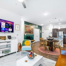 Modern 2br Pet-friendly Wd Pool&gym Utsa, hotel in San Antonio