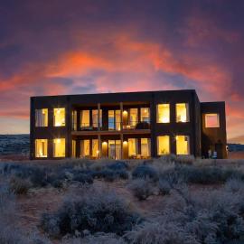 The Highlander - Luxe Hot Tub Firepit Views, hotel u gradu Big Voter