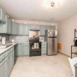 Arkstone Retreat 2 - Chic 2 Bedroom