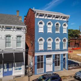 Heart of Mainstrasse Suites