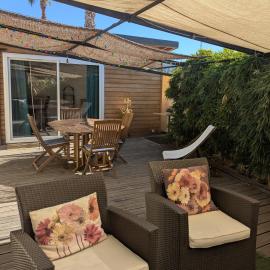 chalet proche de la mer, hotel a La Crau