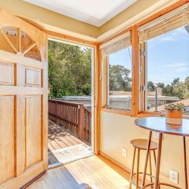 Quaint Carmel - Bungalow Close to Beach, hotel in Carmel