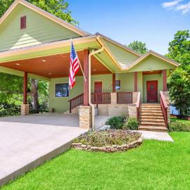 Beautiful Lakefront Cabin - Something For Everyone, מלון בניו בראונפלס