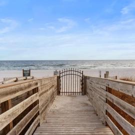Spacious Family-Friendly Retreat - Walkable to Beach