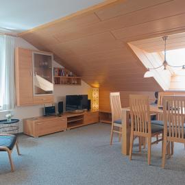 2-Raum FeWo Almenrausch - Hallenbad & Sauna, hotelli kohteessa Fischen