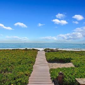 Garden Cottage at Miramar Beach with Shared Deck, hotel v destinácii Montecito