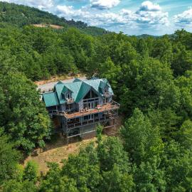 Cabin with Mountain Views Hot Tub & Game Room