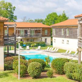 Résidence Lagrange Vacances Les Terrasses du Lac, hotel in Aureilhan