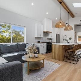 The Oaks, Stylish Luxury Stay, Fire Pit & Patio, Hotel in Thousand Oaks