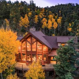 Secluded Angel Fire Retreat: Deck + Stunning View!, hótel í Angel Fire