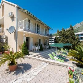 Apartments & Rooms Jokovic-Deluxe Studio Apartment with Terrace and Partial Sea View SOBA 6