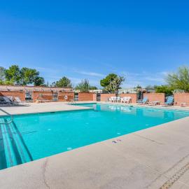 Charming Green Valley Townhome w/ Community Pool!