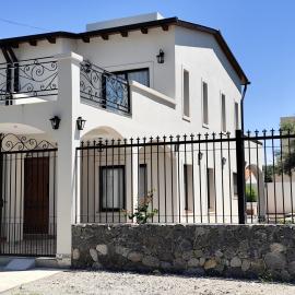 Casa del Algarrobo، فندق في كفايات