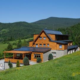 Viesnīca Hotel Havrania pilsētā Zazriva