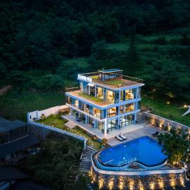 Zhangjiajie Flowers Valley,Watching Sunrise Cloud Sea, enjoying an infinity pool, free Chinese and Western breakfast, and free shuttle service to the entrance of the National Forest Park