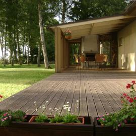 Mere Holiday House, hotel em Salme