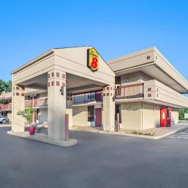 Super 8 by Wyndham Commerce, ξενοδοχείο σε Commerce