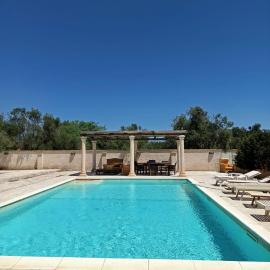 Casa Campofreddo - DIMORA RUSTICA CON PISCINA, ξενοδοχείο σε Manduria