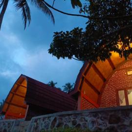 Tereng Kuning Cottages, hotel in Seganteng