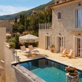 Villa Thea Mare Levantes by PosarelliVillas
