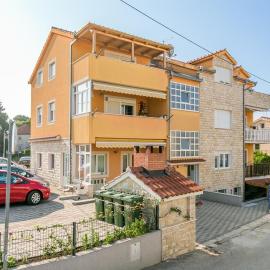 Apartment Radalj