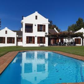 Rhodene Farm Cottages, hotel di Prince Alfred Hamlet