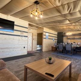 Бунгало woodwave, hotel in Chernomorets