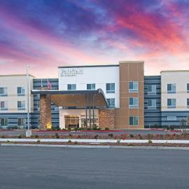 Viesnīca Fairfield by Marriott Inn & Suites Winters Davis pilsētā Winters