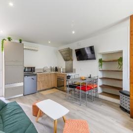 Le Duplex Mouroux - Climatisé - 30mn de Disneyland, hotel em Mouroux