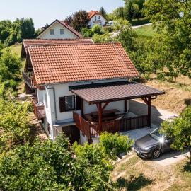 Holiday House Konuško, hotel in Šmarje pri Jelšah