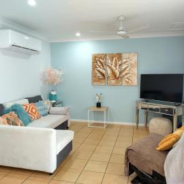Stay on the Strand, Townsville, one bedroom apartment on the third floor, free secured parking, hotel a North Ward