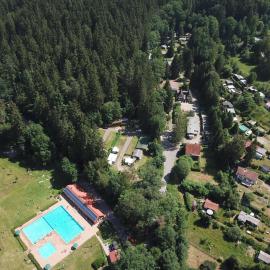 Campingplatz & Bungalowdorf am Waldbad, hotel in Erlau