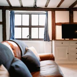 Ye Old Shop - Charming 6BR Historic Shop House in Kent - Spacious Renovated & Ideal for Groups, hotel i Kent
