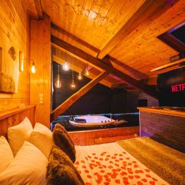 Le Chalet Loft and Spa, hotel a Villeurbanne