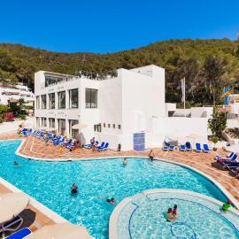 Globales Montemar, hotel a Cala Llonga