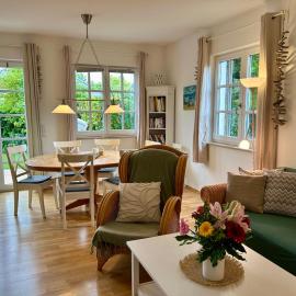Haus Lykkelig, hotel v destinácii Zingst