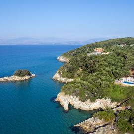 Villa Seasun - Seafront Property with Infinity Pool & Panoramic Coastal Views by Posarelli Villas