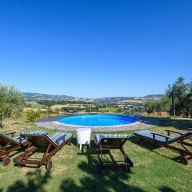 Gorgeous Home In Terre Roveresche