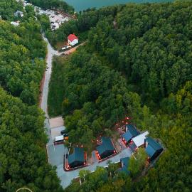 Viesnīca Holiday Villas pilsētā Orllan