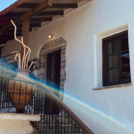 Δυό Πηγές, hotell sihtkohas Mouresi