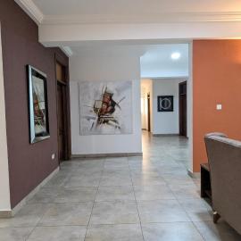 Spacious 3-Bedroom Stay Near Kotoka Airport