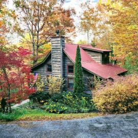 Rustic Cabin w/ Porches: 8 Mi to Tallulah Gorge!, hotel in Tiger