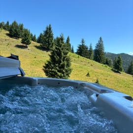 Cuibul lui Răzvan - Domeniul Barabuc Colibița, hotel in Colibiţa