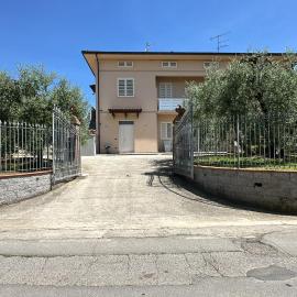 Casa in mezzo agli Ulivi – hotel w mieście Lamporecchio