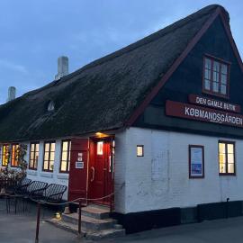 Købmandsgården, Ballen, hotel in Ballen